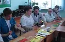 Студенты-зоотехники учатся бирковать на ушных бирках "Силфлекс"